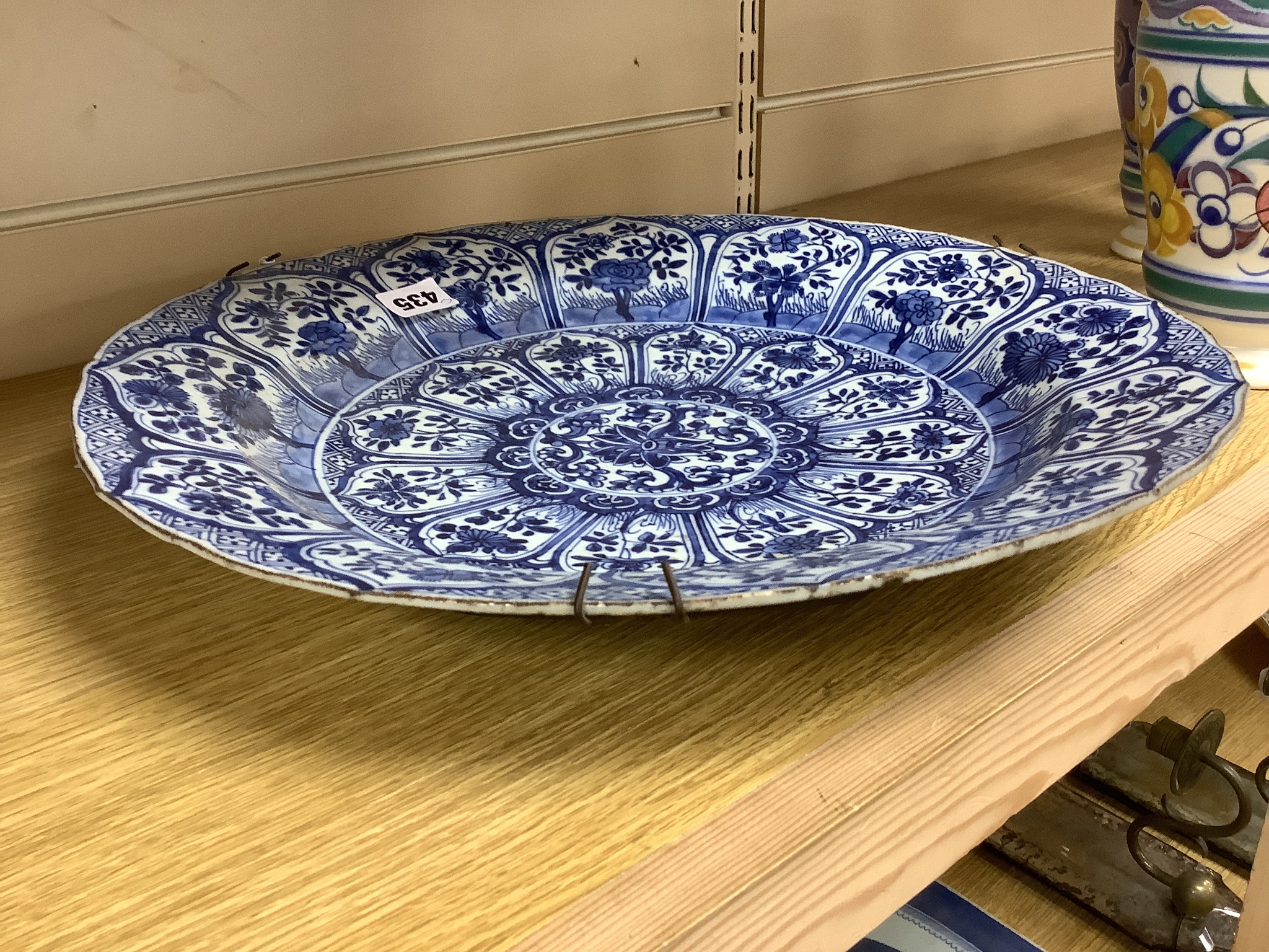 A Chinese Kangxi blue and white charger, 37cm diameter. 38cm